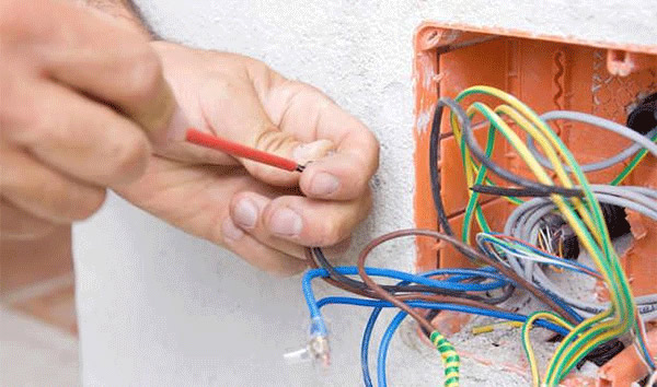 Cách đấu dây điện sống an toàn